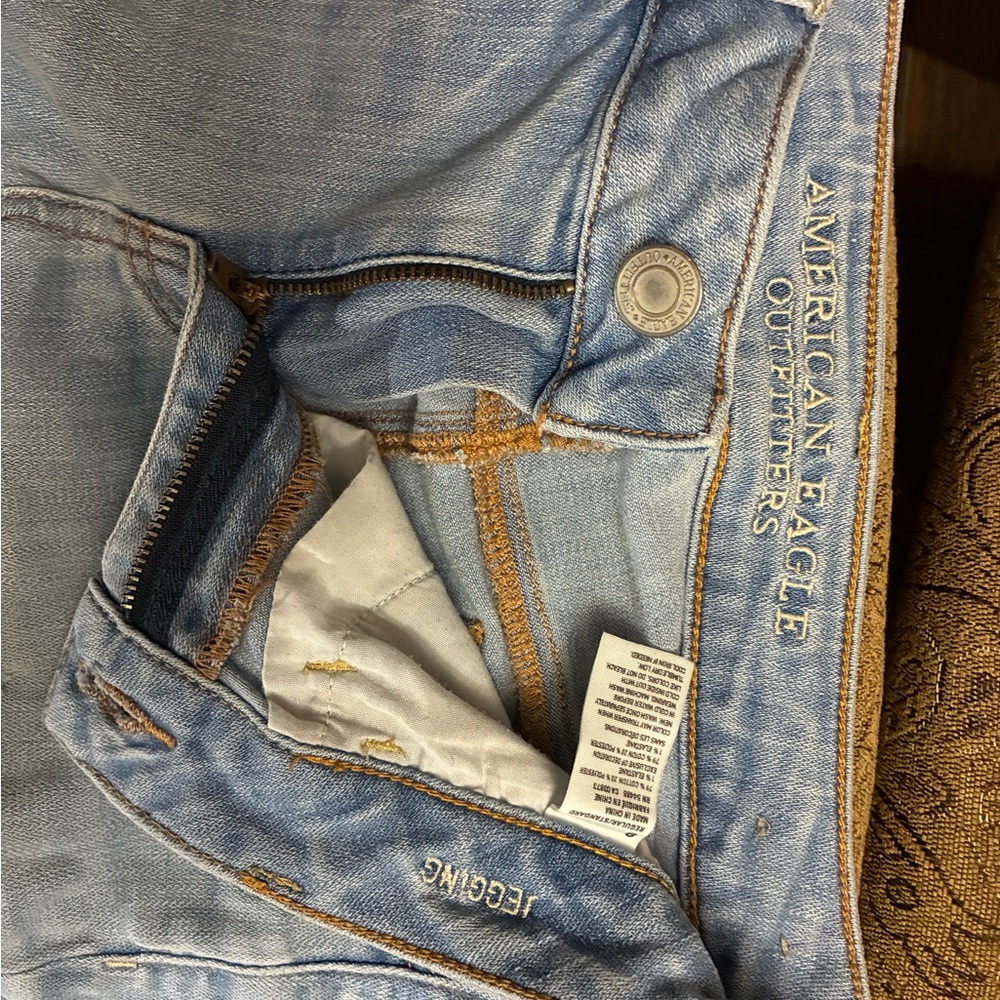 Women’s American Eagle Distressed Jeans w/ Hand-Sewn Cross/Rose Patches, W30 - Picture 10 of 14
